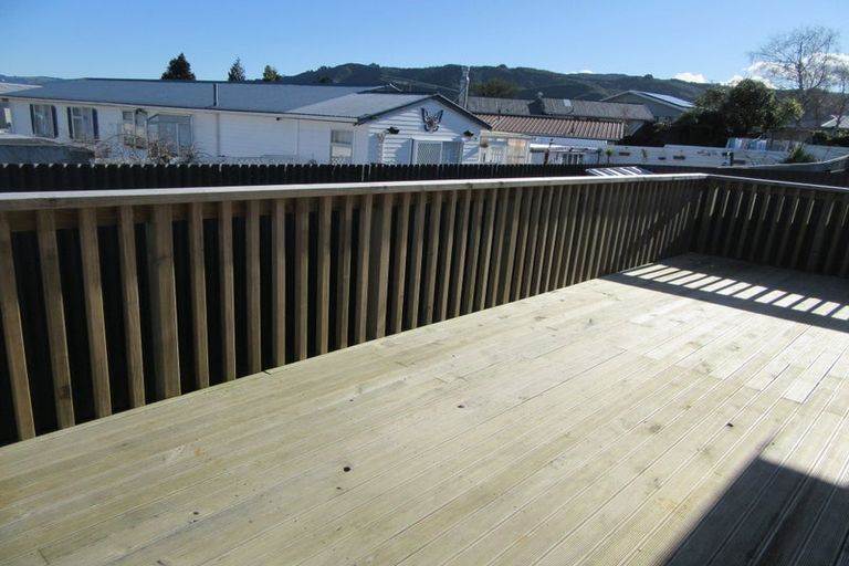 Photo of property in 32a Aniseed Grove, Timberlea, Upper Hutt, 5018