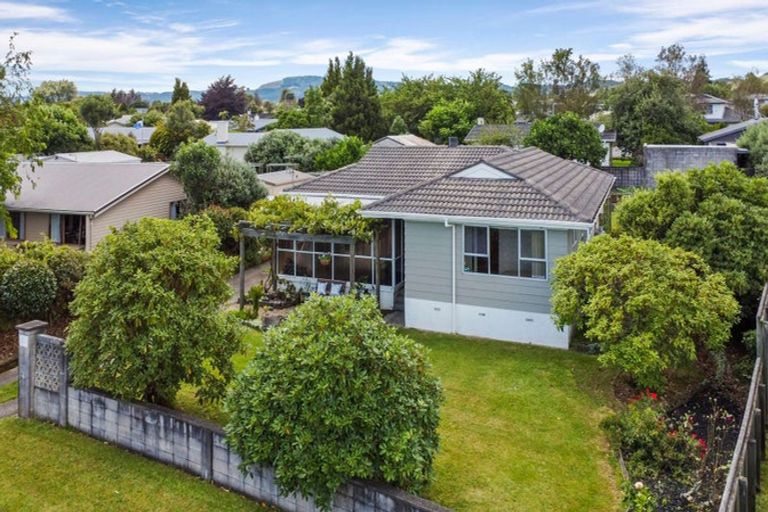Photo of property in 27 Browning Crescent, Owhata, Rotorua, 3010