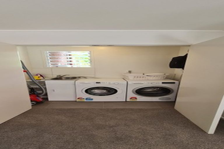 Photo of property in 43 Sharon Road, Waiake, Auckland, 0630