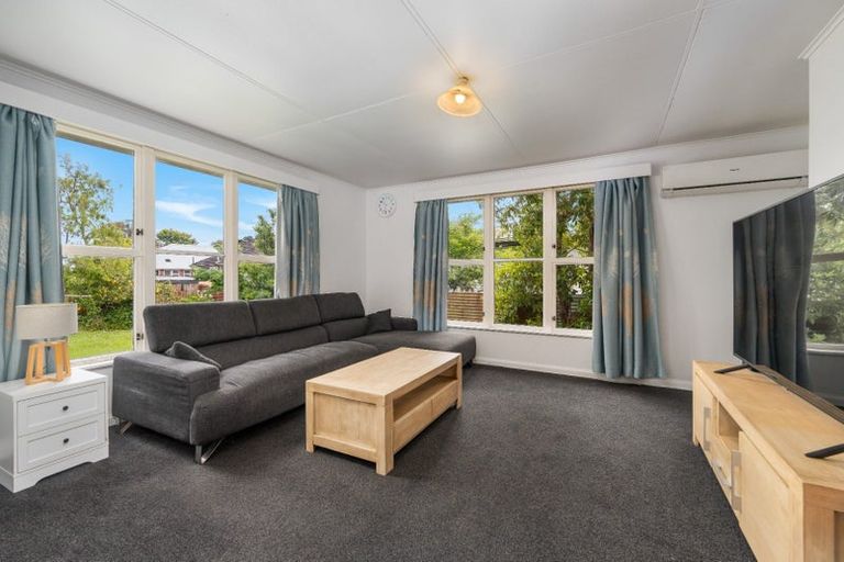 Photo of property in 21 Crewe Crescent, Hokowhitu, Palmerston North, 4410