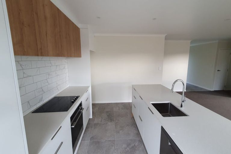 Photo of property in 15 Ocean View Rise, Ruakaka, 0116