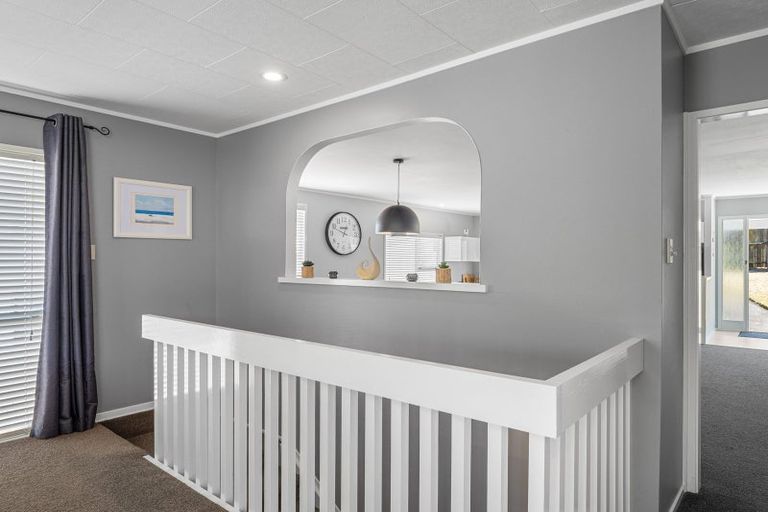 Photo of property in 38 John Downs Drive, Browns Bay, Auckland, 0630