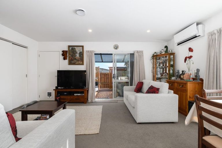 Photo of property in 11 Kamahi Crescent, Papamoa Beach, Papamoa, 3118