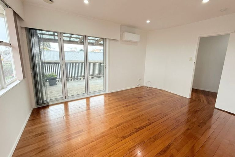 Photo of property in 140 Ti Rakau Drive, Pakuranga, Auckland, 2010