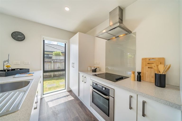 Photo of property in 17 Sunstone Crescent, Brown Owl, Upper Hutt, 5018