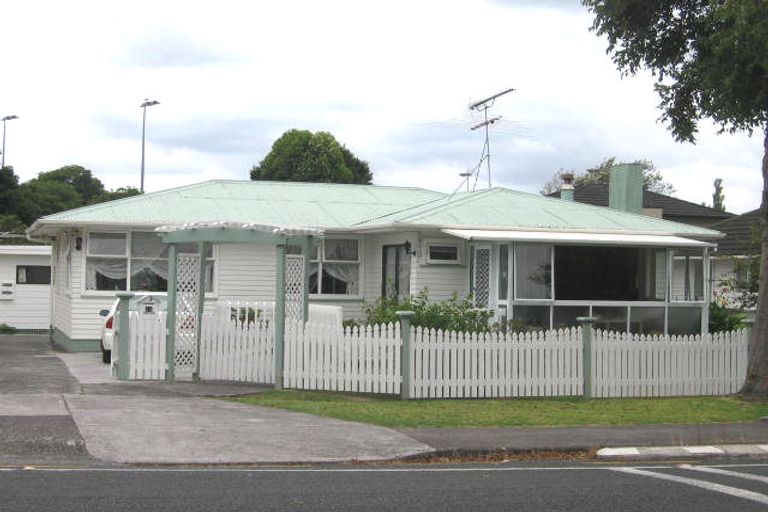 Photo of property in 11 Chartwell Avenue, Glenfield, Auckland, 0629