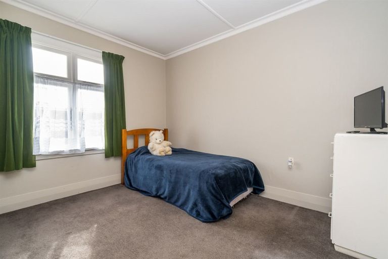 Photo of property in 129 Macandrew Road, South Dunedin, Dunedin, 9012