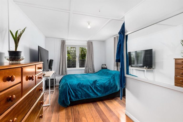 Photo of property in 58 Conclusion Street, Ascot Park, Porirua, 5024