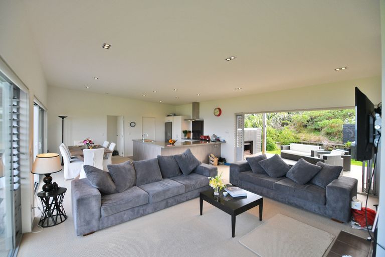 Photo of property in 22 Wonderview Road, Leigh, 0985