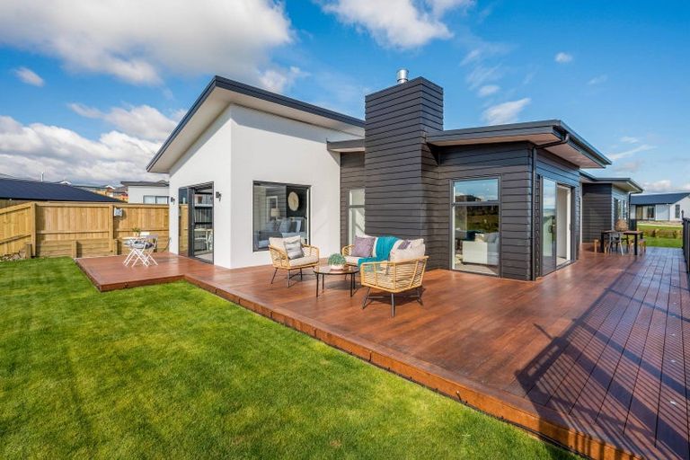 Photo of property in 70 Katania Heights, Brightwater, 7022