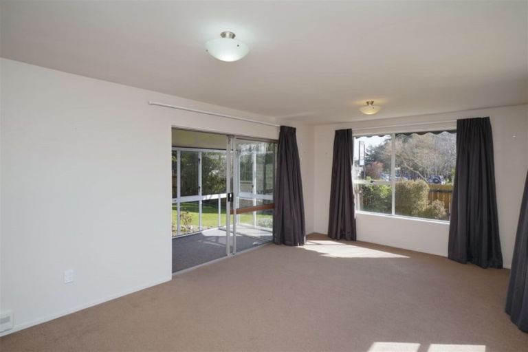 Photo of property in 15 Inwoods Road, Parklands, Christchurch, 8083