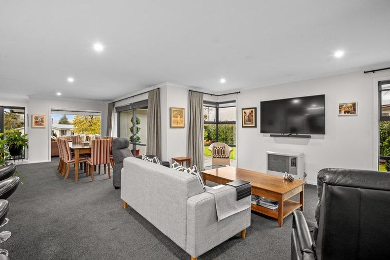 Photo of property in 76 Shields Street, Clyde, 9330