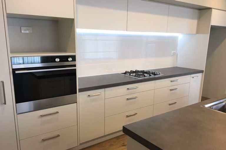 Photo of property in 35 Syd Grant Crescent, Orewa, 0931