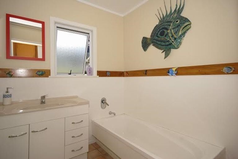 Photo of property in 3 Adams Place, Te Kamo, Whangarei, 0112