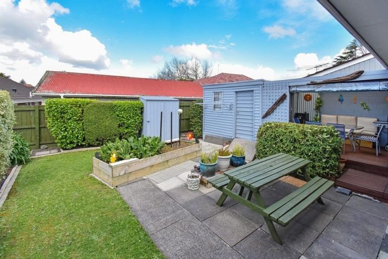 Photo of property in 2/55 Pah Road, Papatoetoe, Auckland, 2025