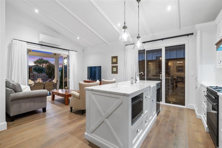 Photo of property in 5 Mollisia Lane, Papamoa Beach, Papamoa, 3118