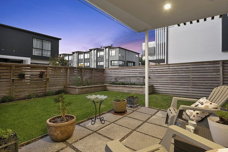 Photo of property in 11 Glenae Lane, Hobsonville, Auckland, 0618
