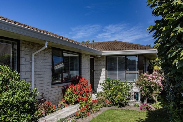 Photo of property in 2/23 Belfast Road, Belfast, Christchurch, 8051