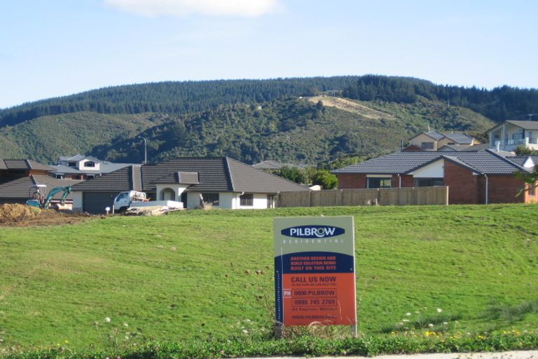 Photo of property in 122 Kirton Drive, Riverstone Terraces, Upper Hutt, 5018