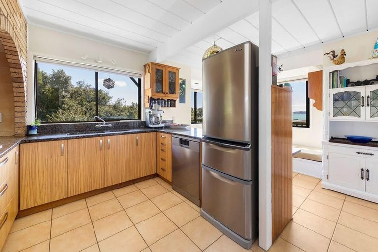 Photo of property in 12 Cooper Road, Stanmore Bay, Whangaparaoa, 0932