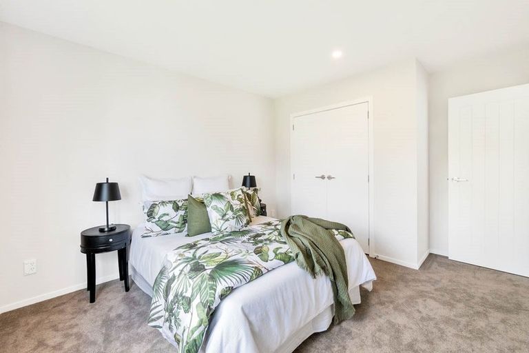 Photo of property in 25b Pupuke Road, Birkenhead, Auckland, 0627