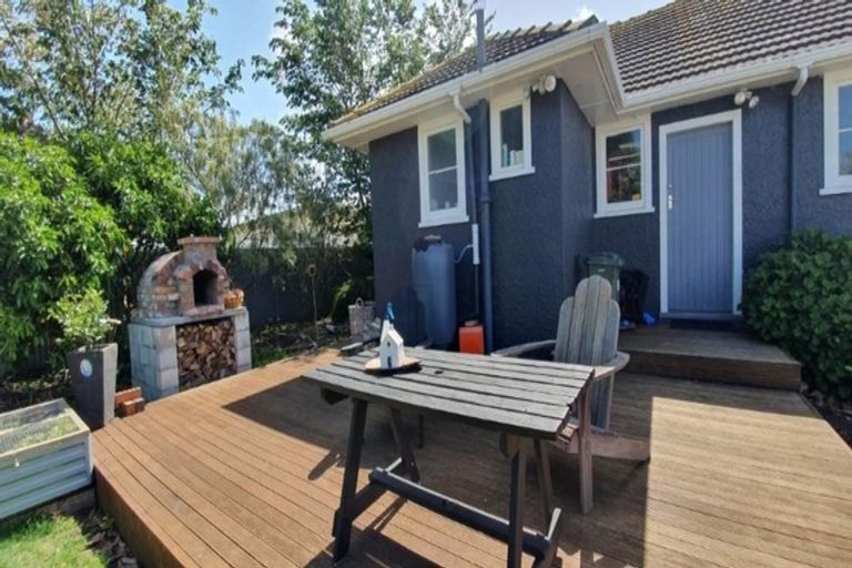 Photo of property in 19 Selwyn Crescent, College Estate, Whanganui, 4500