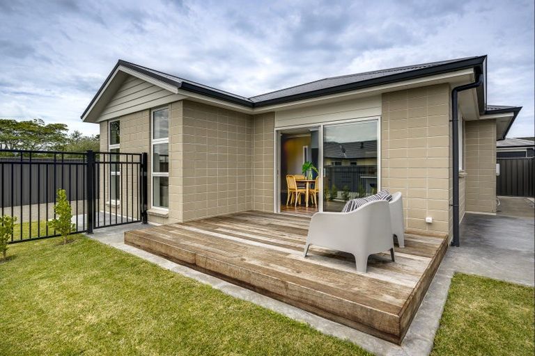 Photo of property in 15 West Place, Greenmeadows, Napier, 4112