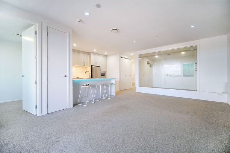 Photo of property in 104/6 Waikumete Road, Glen Eden, Auckland, 0602