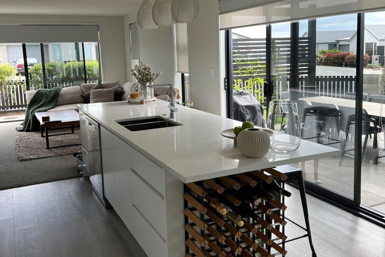 Photo of property in 2 Rose Lane, Papamoa, 3118