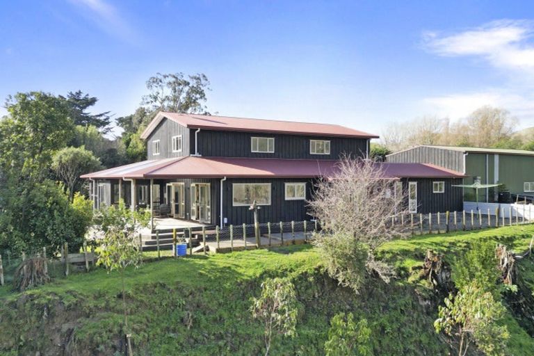 Photo of property in 268 Turitea Road, Turitea, Palmerston North, 4472