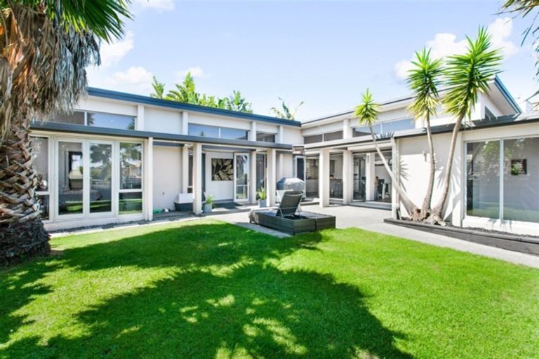 Photo of property in 3 Sandhurst Rise, Henderson, Auckland, 0612