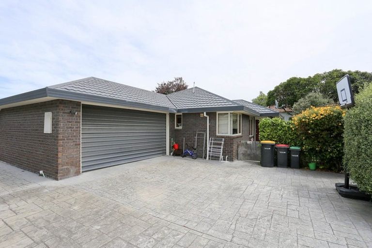 Photo of property in 2/15 Lyndon Street, Riccarton, Christchurch, 8011