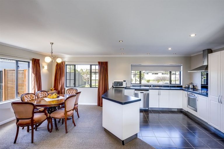 Photo of property in 32 Tasman Drive, Poraiti, Napier, 4112