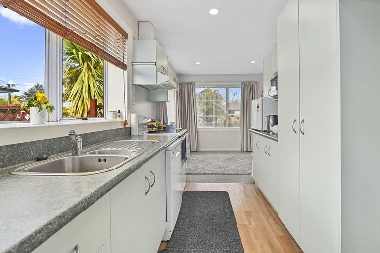 Photo of property in 67 Farquhars Road, Redwood, Christchurch, 8051