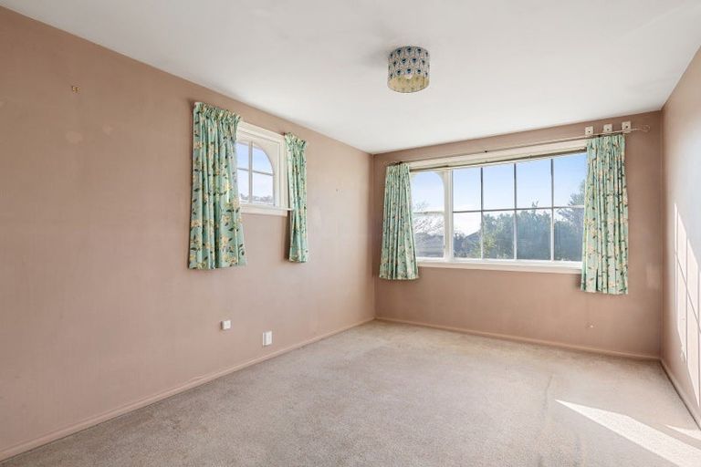 Photo of property in 12 Ladbrokes Place, Fendalton, Christchurch, 8052