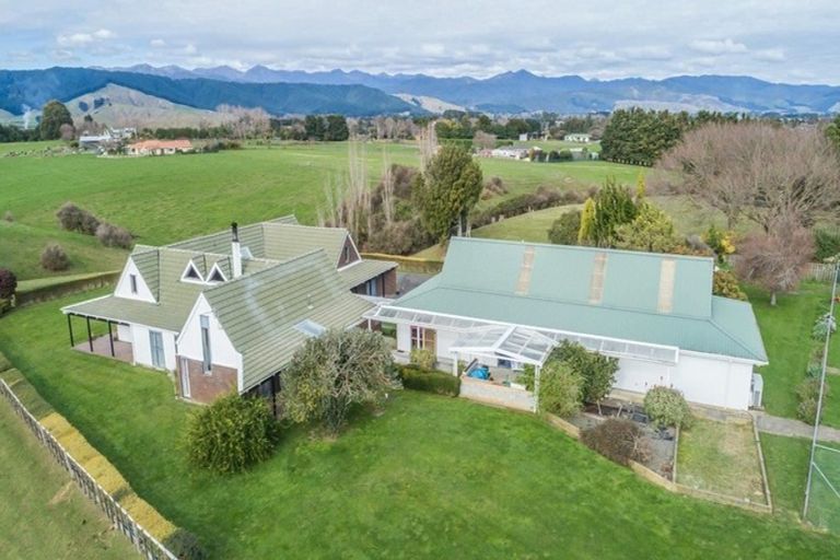 Photo of property in 65 Roslyn Road, Levin, 5510