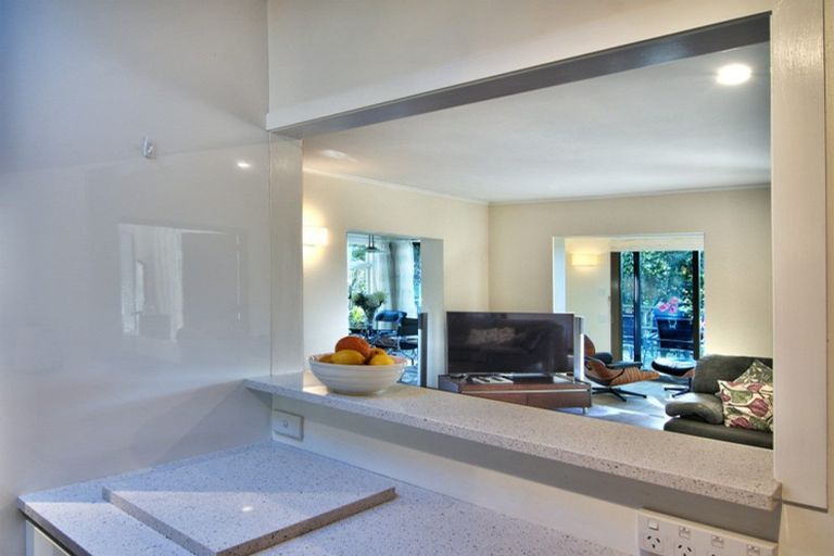 Photo of property in 23 Wood Bay Road, Titirangi, Auckland, 0604