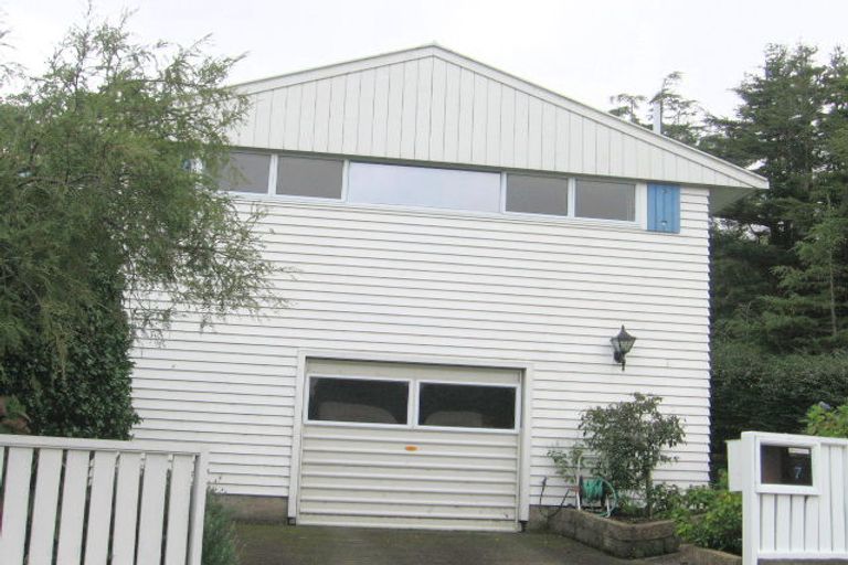 Photo of property in 7 Morgan Place, Tawa, Wellington, 5028