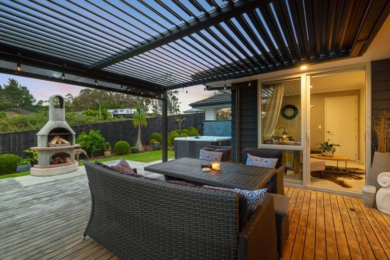 Photo of property in 23 Maraeariki Avenue, Orewa, 0931