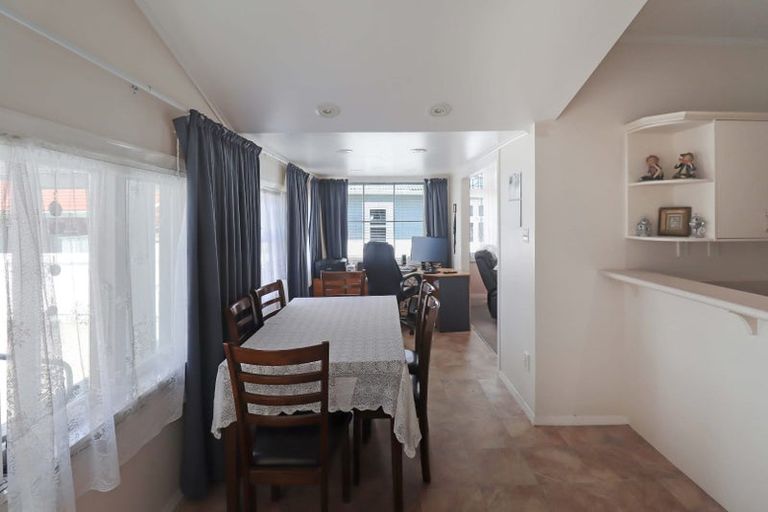 Photo of property in 16 Bracken Street, Petone, Lower Hutt, 5012