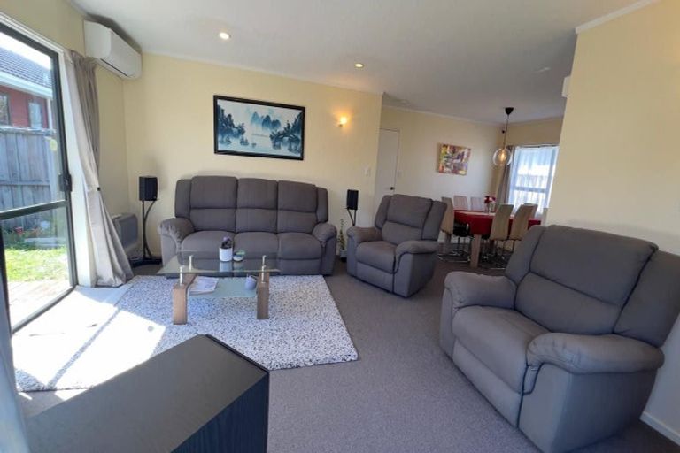 Photo of property in 8a Kentwood Drive, Woodridge, Wellington, 6037