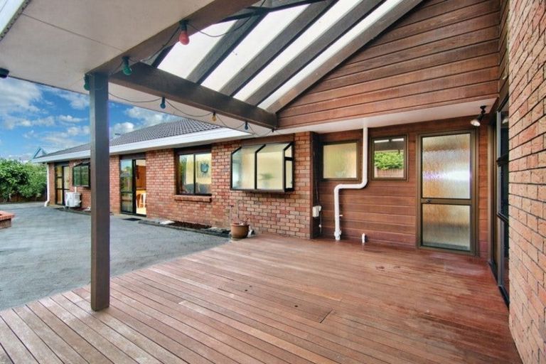 Photo of property in 6 Central Park Drive, Te Atatu South, Auckland, 0610