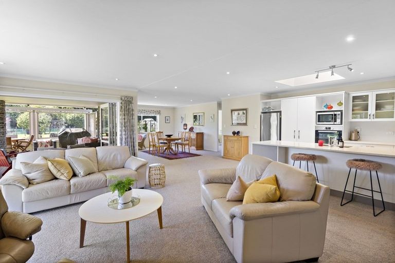 Photo of property in 8 Camellia Lane, Carterton, 5713