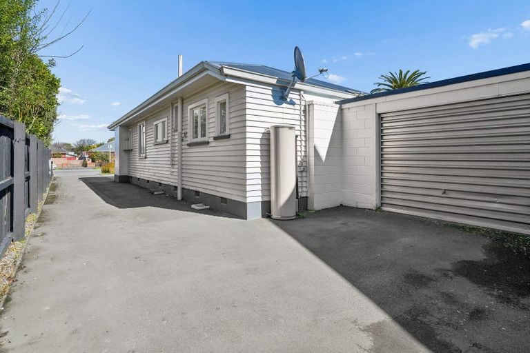 Photo of property in 1/98 Memorial Avenue, Ilam, Christchurch, 8053