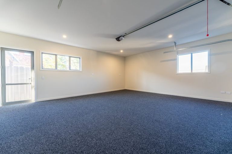 Photo of property in 20c Beach Road, Castor Bay, Auckland, 0620