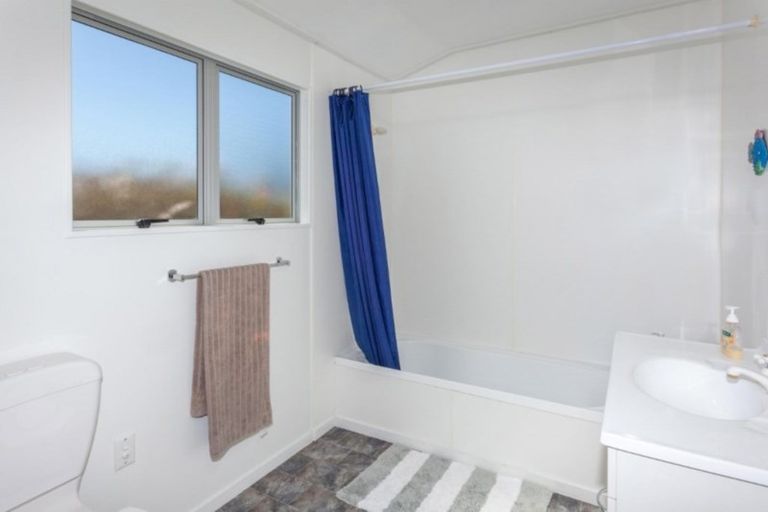 Photo of property in 114b Weka Street, Whangamata, 3620