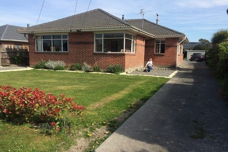 Photo of property in 2 Nyoli Street, Northcote, Christchurch, 8052
