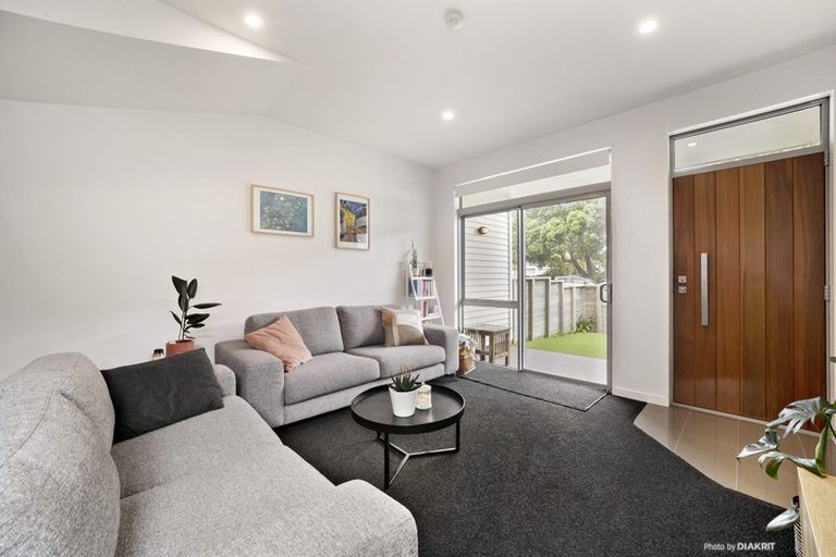 Photo of property in 6/59 The Parade, Island Bay, Wellington, 6023