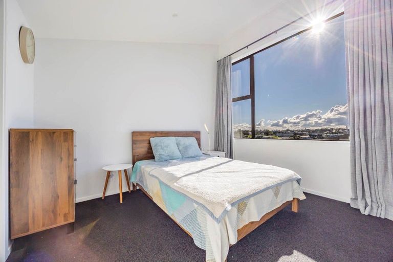 Photo of property in 15/15 Chivalry Road, Glenfield, Auckland, 0629