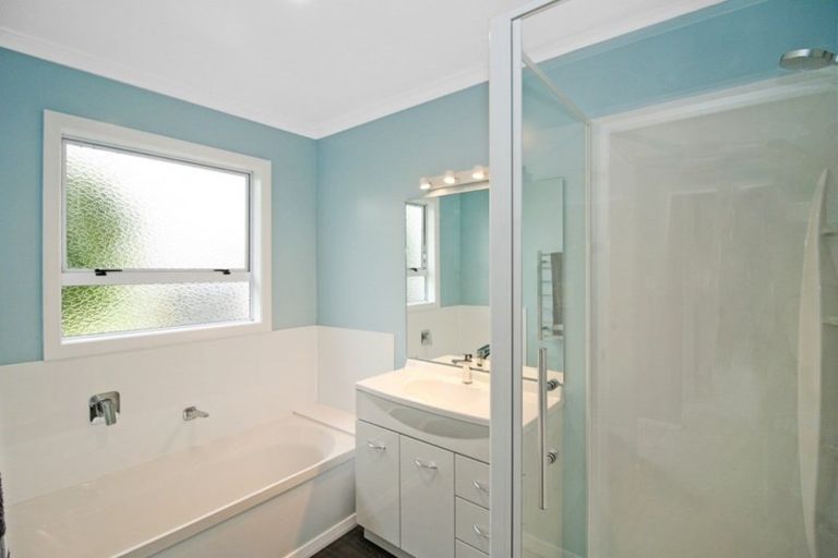 Photo of property in 23 Cowling Road, Hurdon, New Plymouth, 4310